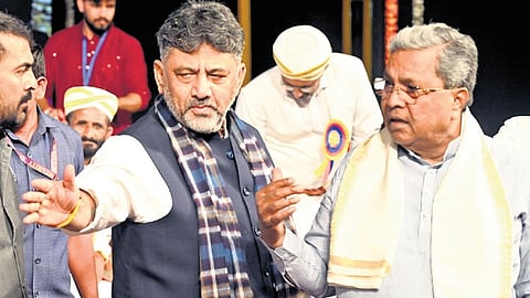 Chief Minister Siddaramaiah and Deputy CM DK Shivakumar at the Arebhashe Academy Awards at Ravindra Kalakshetra in Bengaluru on Sunday