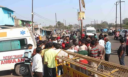 At least two women allegedly were killed while several others complained of vomiting tendency and headache due to leakage of toxic carbon monoxide gas near Children's Park in Dhanbad's Kenduadih.