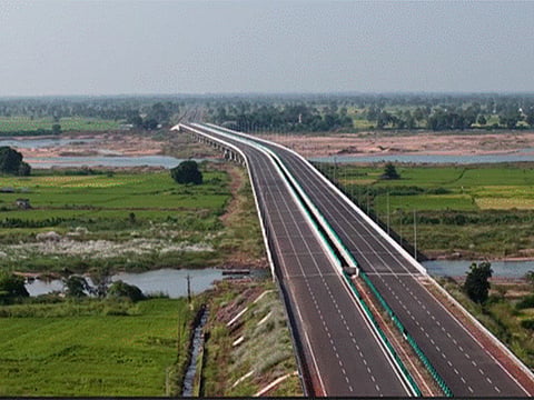 At present, heavy vehicles and travellers moving from Jagdalpur to the Visakhapatnam port must navigate the treacherous, winding ghats of Koraput and Jeypore in Odisha.