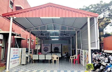 The waiting hall constructed at Hosur Town police station