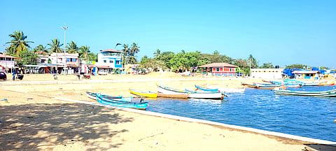 To convince the villagers to join the anti-liquor campaign, the Bengre Mahajana Sabha held a meeting of all those who were running liquor and toddy shops in the village and made them aware of the ill effects of the consumption of liquor.