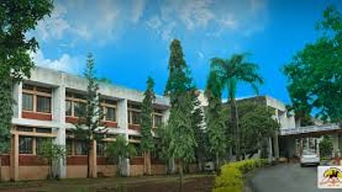 According to the complaint, the original tender, estimated at Rs 5.18 crore, was deliberately escalated to Rs 7.18 crore before being finally awarded at Rs 6.44 crore.