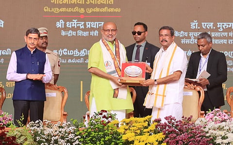 Union minister Dharmendra Pradhan with Vice-President CP Radhakrishnan at the valedictory of Kashi Tamil Sangamam on Tuesday.