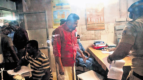 Sabarimala thantri Kandararu Rajeevaru at the Thiruvananthapuram General Hospital for medical examination following his arrest by the special investigation team probing the temple gold theft case, on Friday