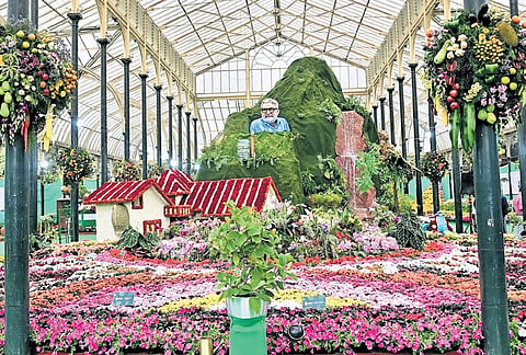 Around nine lakh flowers used in the decoration will be turned into compost or manure. The Lalbagh Flower Show is on till Monday.