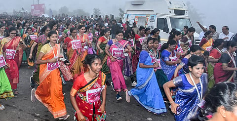 The Pattathon featured women employees of KIIT, KISS, and KIMS, along with women from various parts of the state, who ran from the Shikharchandi temple square to the KISS athletics stadium.