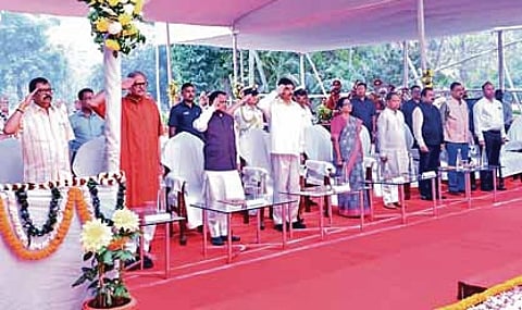At a function held on the premises of Odisha Assembly, the Governor, chief minister, Speaker Surama Padhy, deputy chief minister KV Singh Deo, ministers, MLAs and others, paid their tributes to Gandhi.