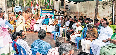 Residents and panchayat authorities during the protest staged in front of the shelter in Karumkulam panchayat in Thiruvananthapuram on February 3.