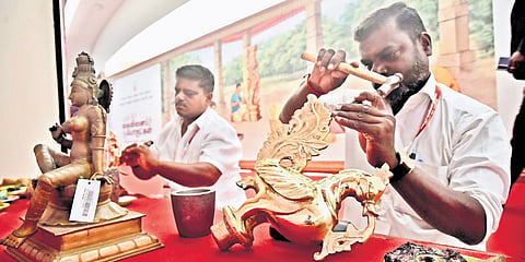 The exhibition features a wide range of traditional art forms, including Thanjavur paintings, terracotta works, pottery and kalamkari, among others