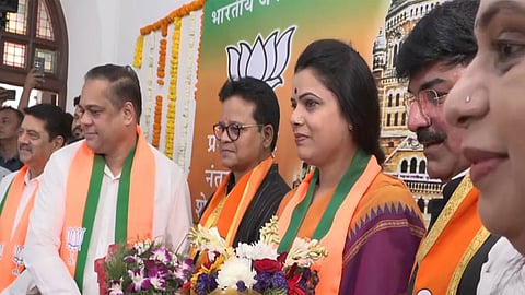 BJP leader Amit Satam and Ritu Tawde