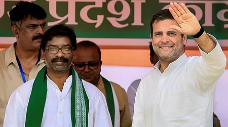 Jharkhand CM and JMM chief Hemant Soren with Congress leader Rahul Gandhi.