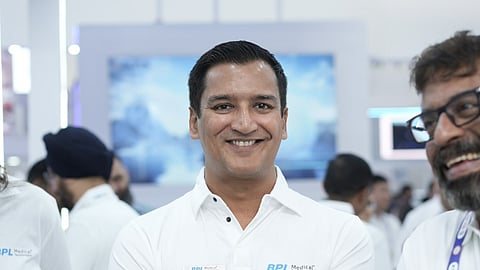 Dr Shravan