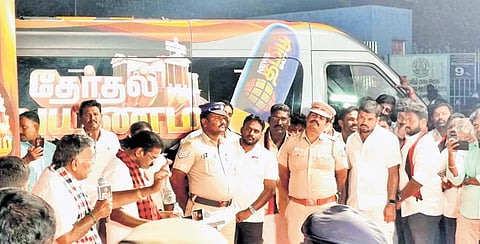 The party cadres clashed during the debate programme organised by a news channel in Vallalar Thidal in Dharmapuri
