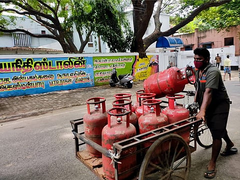 Highlighting the plight of students due to the scarcity of cooking gas, he said many student hostels had reduced their food menus, with students being served either dal or sabji instead of proper meals.