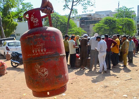 Four loaded LPG cylinder vehicles started from the Narsimhulapet mandal headquarters LPG cylinder agency to deliver cylinders to consumers in Peddamupparam and Datla villages.