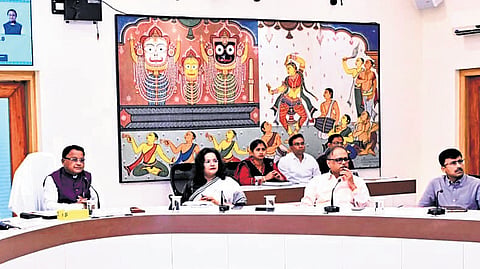 CM Mohan Majhi, PR&DW min Rabi Narayan Naik and others during signing of MoU with the Centre for extension of Jal Jeevan Mission