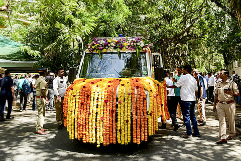 Mumbai: Mortal remains of industrialist Vijaypat Singhania being taken to crematorium for his last rites, in Mumbai, Sunday, March 29, 2026. Former