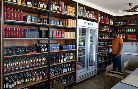 FL2 liquor outlet at Puliyakulam in Coimbatore.