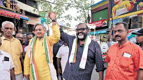 Congress leader and MP Shashi Tharoor campaigning for Thiruvananthapuram UDF candidate C P John at Mettukkada junction