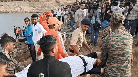 Rescue operations underway at Madhya Pradesh’s Bargi Dam after a cruise boat capsized during a sudden storm, leaving at least nine dead and several missing