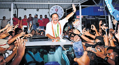 Congress leader V D Satheesan being accorded a rousing reception by party workers upon his arrival at the Ernakulam South Railway Station on Tuesday.