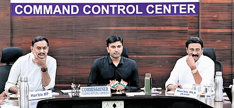 The Commissioner also explained the summer action plan, operation of 106 cooling shelters, desilting works ahead of the monsoon, and progress of AMRUT 1.0 projects.