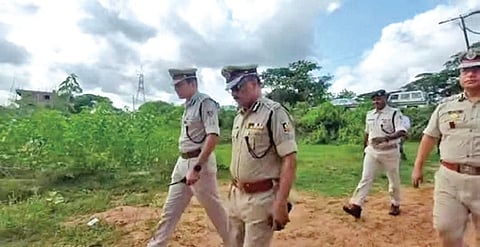 The incident took place near Ramachandrapur when constable Swain and his friend Om Prakash Rout reportedly passed comments on two girls and later rammed their scooter.