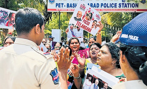 Activists of the Bharat Rashtra Samithi Vidyarthi (BRSV), the student wing of the BRS, tried to lay siege to the office of the Director General of Police (DGP) in Hyderabad on Sunday, demanding the immediate arrest of Bandi Bhageerath.