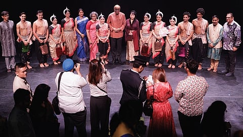 Singapore President Tharman Shanmugaratnam & first lady Jane Yumiko Ittogi pose with Odissi Guru Aruna Mohanty and her troupe at the event.