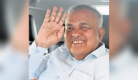 Ramalinga Reddy said that AP Governor intervened with ministers and officials to help Karnataka secure five acres near the temple town.