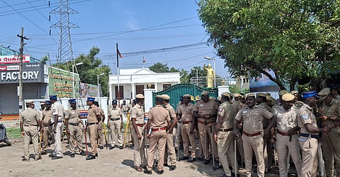 The AIADMK office in Villupuram was sealed by the police after a wordy duel between the supporters of CVe Shanmugam and R Pasupathy on Saturday.