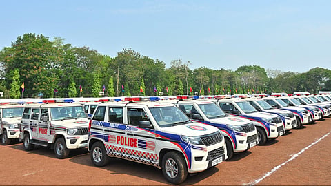 As part of the statewide rollout, a total of 400 new advanced emergency response vehicles, 33 special surveillance vehicles, and 60 highway patrol vehicles were deployed to various districts.