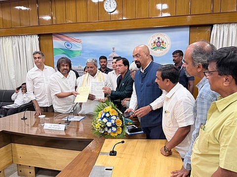 The delegation submitting the memorandum to CM Siddaramaiah in Bengaluru on Wednesday