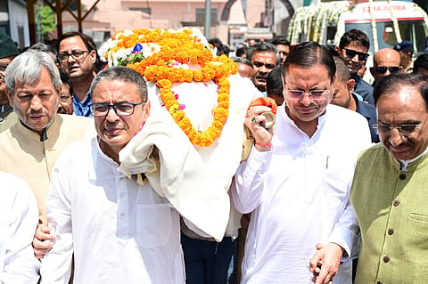 The funeral procession was attended by several dignitaries, reflecting the profound impact Khanduri had on India’s political landscape.
