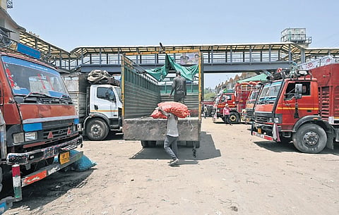Over 68 transport associations participated in the “chakka jam” protest at Ghazipur Mandi in New Delhi on Friday.