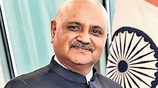 The move has sparked intense buzz within police circles, as Gujarat Cadre IPS Manoj Sashidharan was seen as a strong contender for the top post.