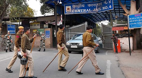 Delhi High Court took suo motu note of the situation of prisoners in city jails