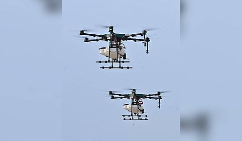 According to agricultural experts, using drones allows large areas of farmland to be sprayed in a fraction of the usual time while ensuring the balanced, uniform usage of chemicals.