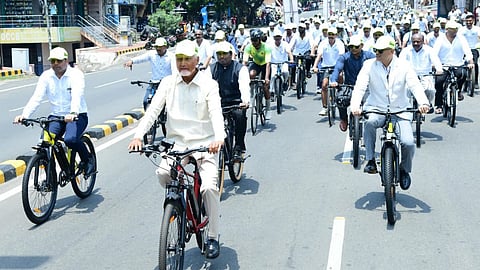 CM Nara Chandrababu Naidu took out a cycle rally from AU grounds to Novotel in Visakhapatnam on Friday.