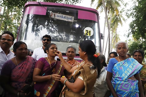 Following the recent direction of the Social Justice Minister, officials resumed operating government bus route No. 21 from Kembanur to Anna Nagar near Thondamuthur on Saturday.