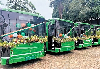 Delhi to induct 2,800 air-conditioned electric buses under PM E-DRIVE
