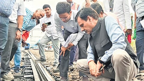 The inspection covered ongoing infrastructure works, passenger amenities, safety systems, and redevelopment projects across multiple stations.