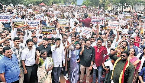The bandh saw widespread participation across Bengaluru