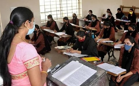 Across cities, schools have either discontinued foreign language programmes or drastically reduced them, particularly French. Most schools are now allowing only Sanskrit in place of foreign languages