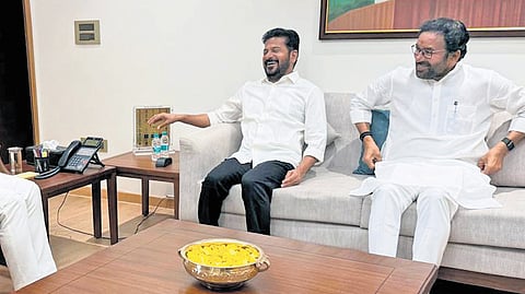 Chief Minister A Revanth Reddy on Monday met with Railway Minister Ashwini Vaishnaw.