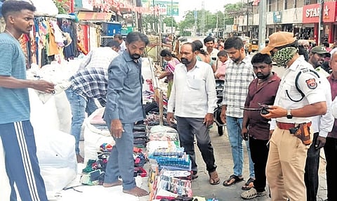 Authorities evict vendors encroaching footpaths in Karimnagar on Tuesday