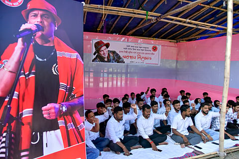 More than 100 people gathered outside the Assam secretariat in Guwahati on Tuesday to form a human chain demanding punishment for those responsible for singer Zubeen Garg’s death.
