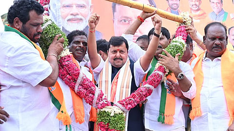 BJP cadre felicitate party’s national president Nitin Nabin at the Gudur toll plaza in Yadadri Bhuvanagiri district on Monday.