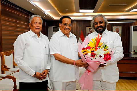 Rural Development and Panchayat Raj Minister Eshwar B Khandre meets Union ministers CR Patil and V Somanna in New Delhi on Tuesday.