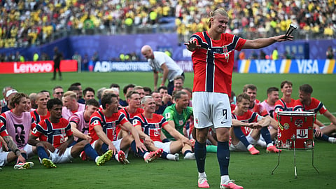 Norway's forward #09 Erling Braut Haaland and his teammates celebrate with the traditional rowing gesture after winning the 2026 World Cup round of 16 football match between Brazil and Norway at the New York/New Jersey Stadium in East Rutherford on July 5, 2026.